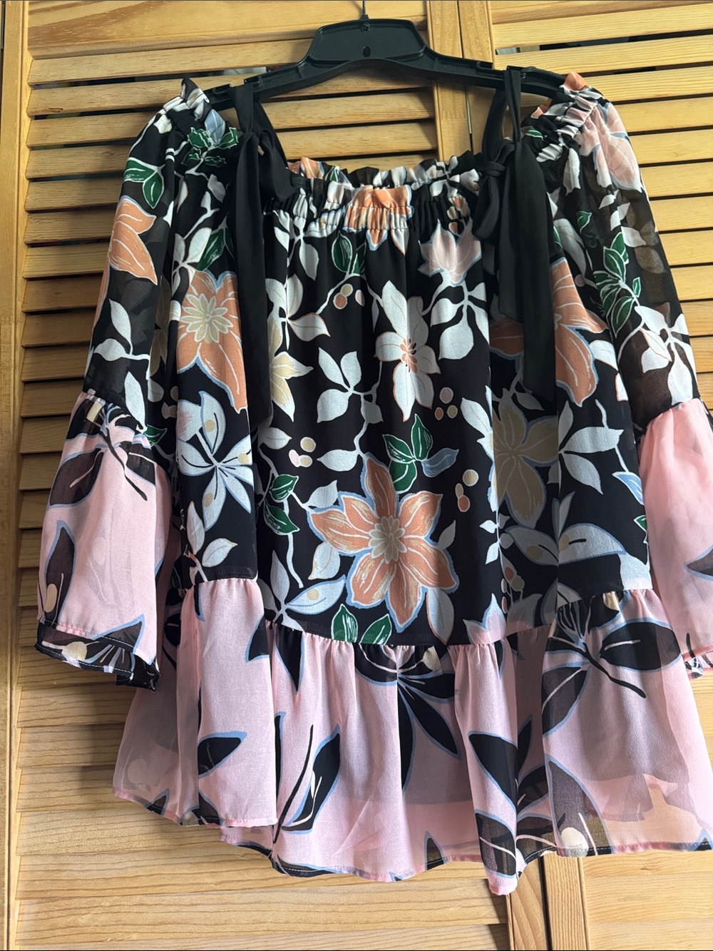 LOFT flouncy off the shoulder floral tie top